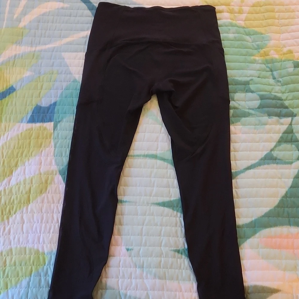 Athleta Vitality Stash pocket 7/8 Tight In POWERVITA - Picture 7 of 11